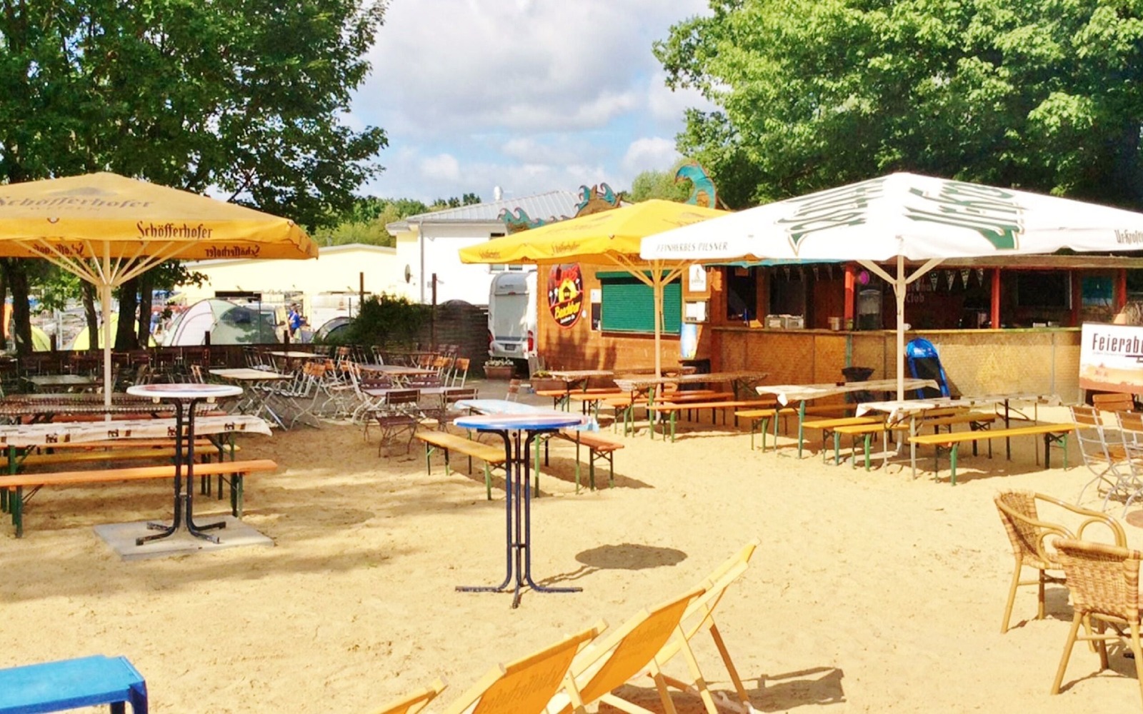 Die Beachbar wartet auf seine Gäste, Foto: Jörg Berndt, Lizenz: Camping- und Caravanparadies Dreiweiberner See
