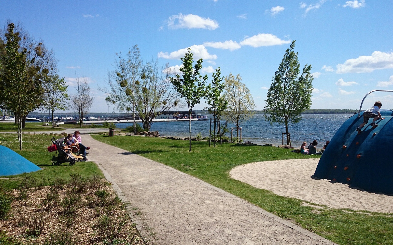 Spielplatz am Seestrand Senftenberg am Senftenberger See, Foto: Dana Großkopf, Lizenz: Zweckverband Lausitzer Seenland Brandenburg
